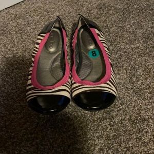 Zebra print flats  size 8